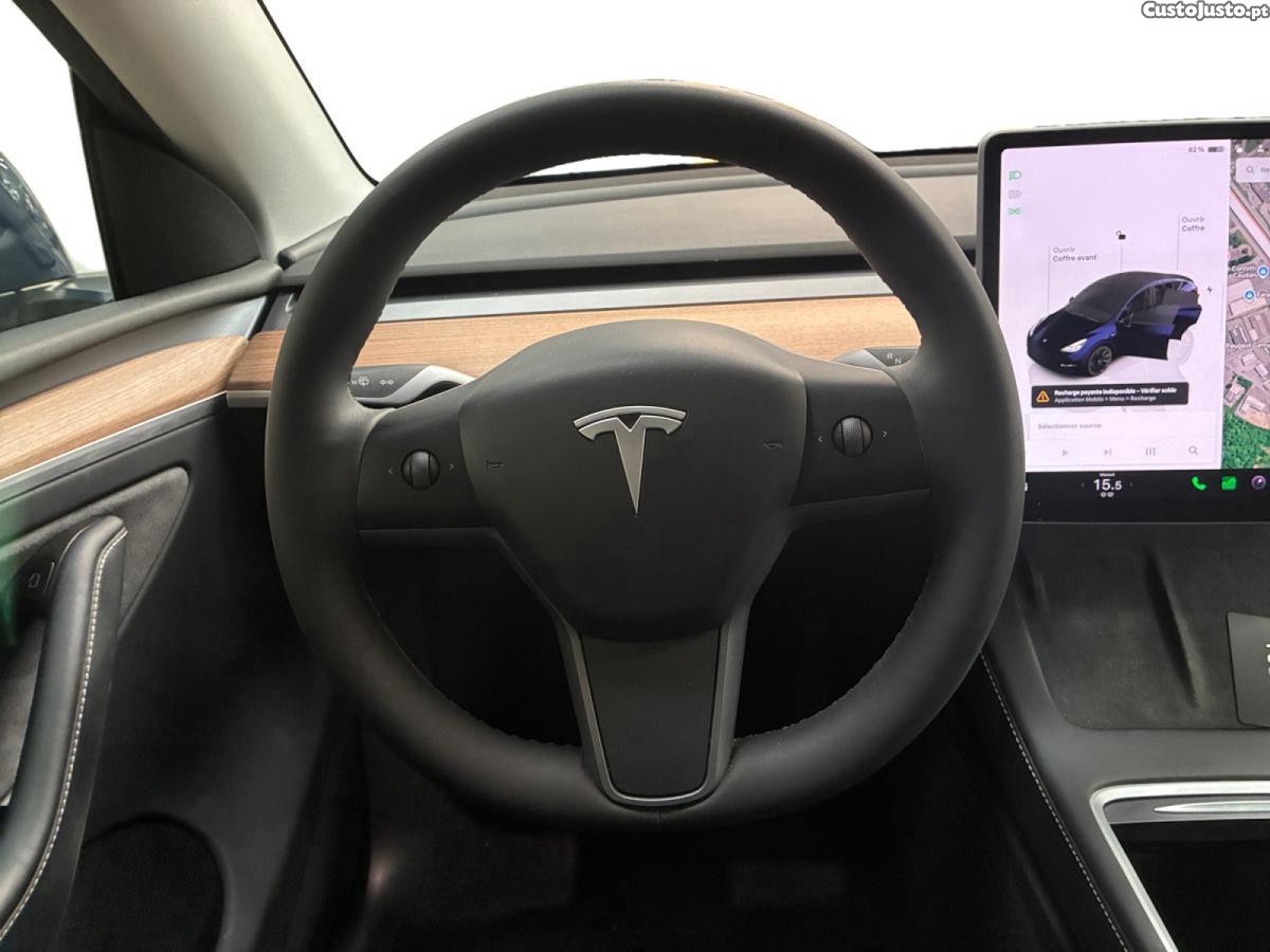 Tesla Model Y Long Range Dual Motor AWD — fotografia 7