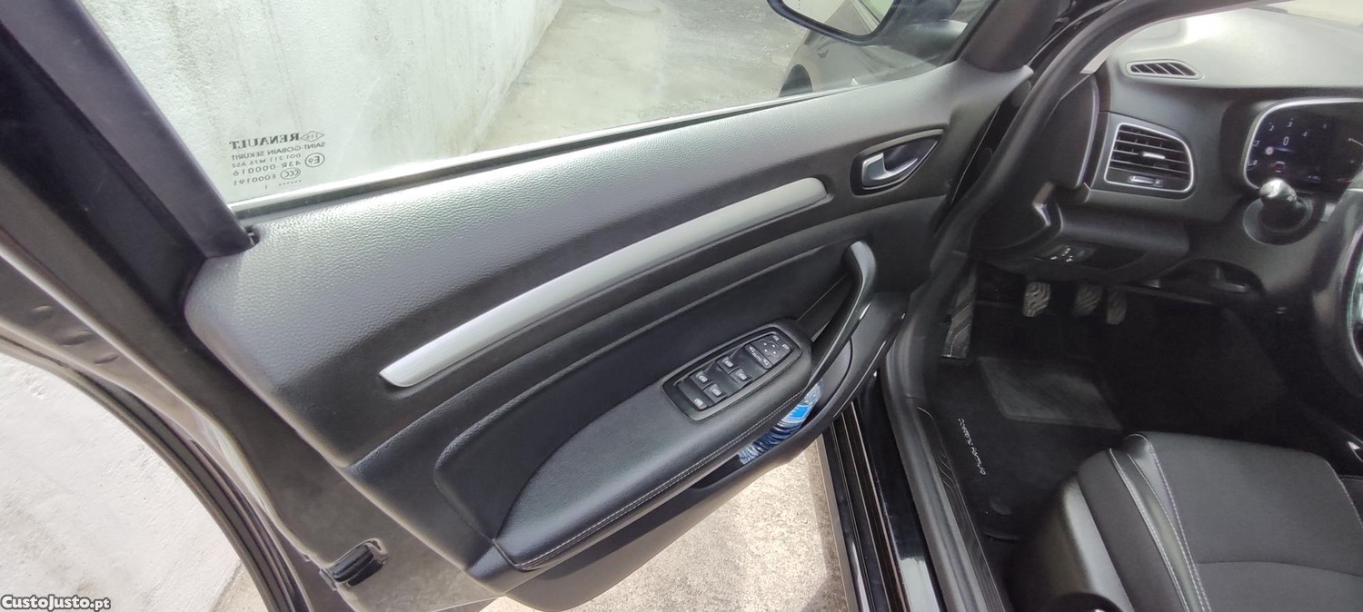 Renault Mégane 1.5 Blue dCi Intens — fotografia 4