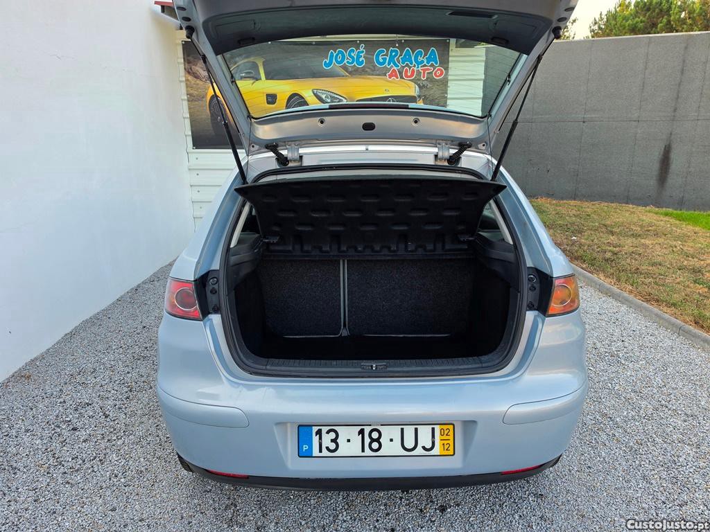 SEAT Ibiza 1.2i 65cv 12/2002 — fotografia 8