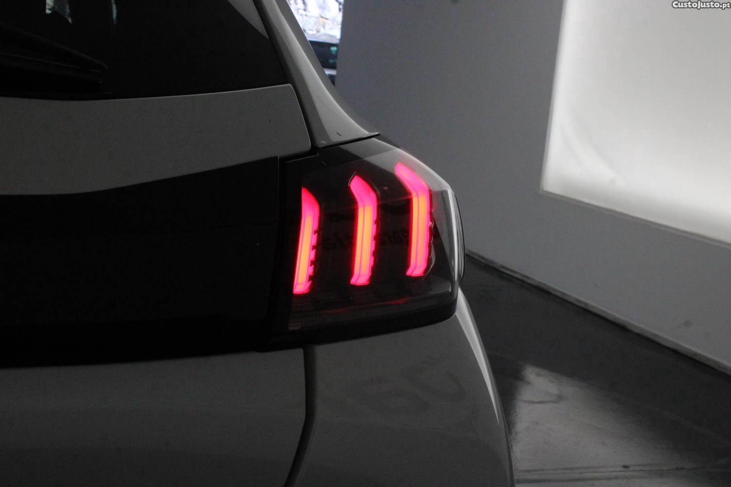 Peugeot 208 1.5 BHDI GT — fotografia 2