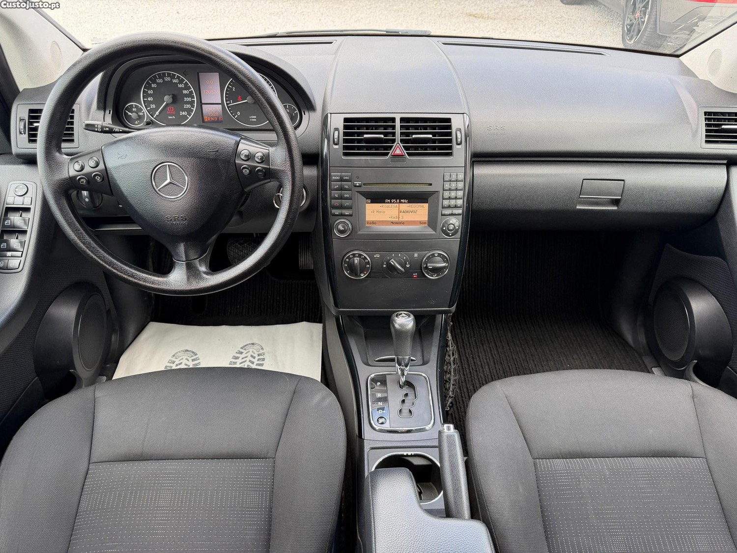 Mercedes-Benz A 160 Automático — fotografia 8