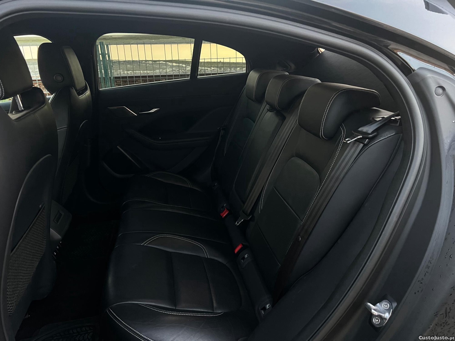 Jaguar I-Pace SE — fotografia 3