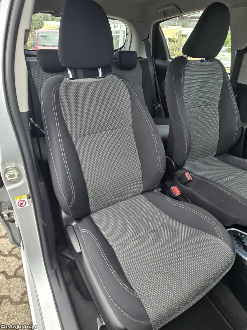 Toyota Yaris 1.5 HSD Comfort — fotografia 9