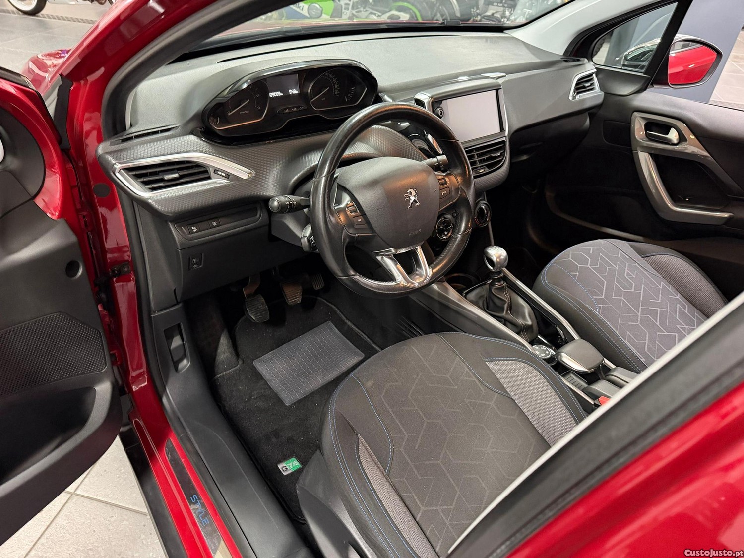 Peugeot 2008 1.5 BlueHDi Style — fotografia 10