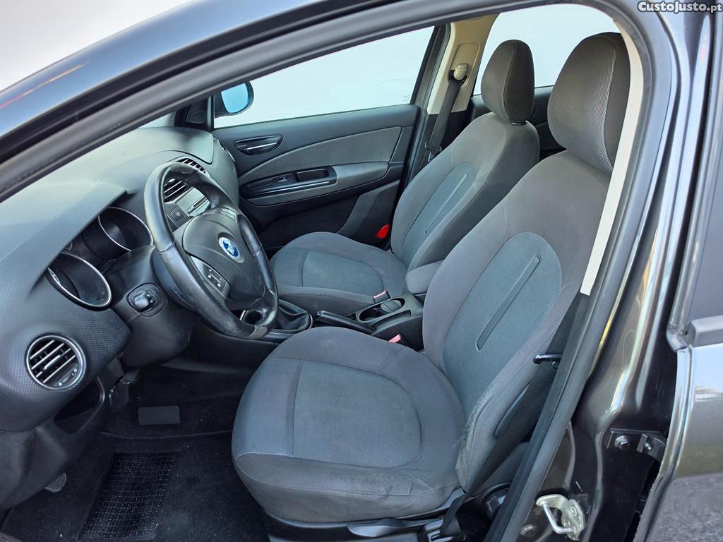 Fiat Bravo 1.6JTdm 105cv 180.000km 03/2009 — fotografia 6