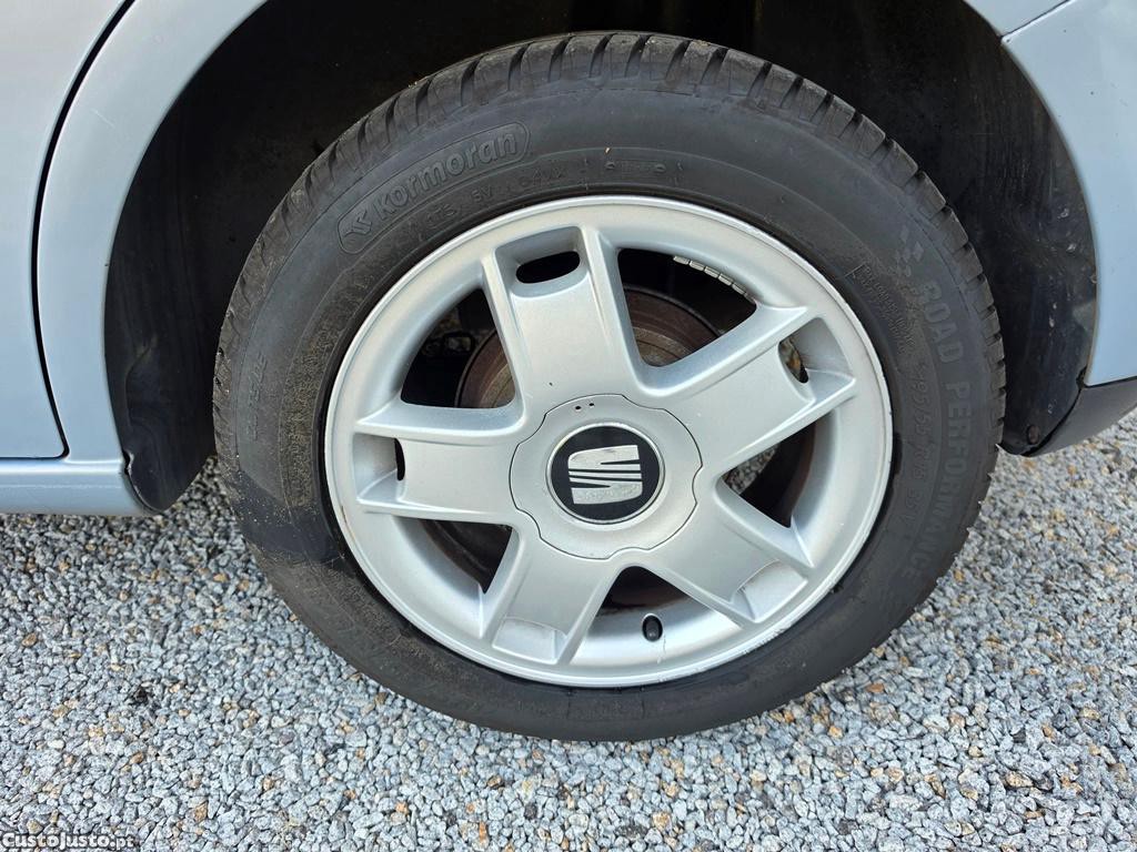 SEAT Ibiza 1.2i 65cv 12/2002 — fotografia 7