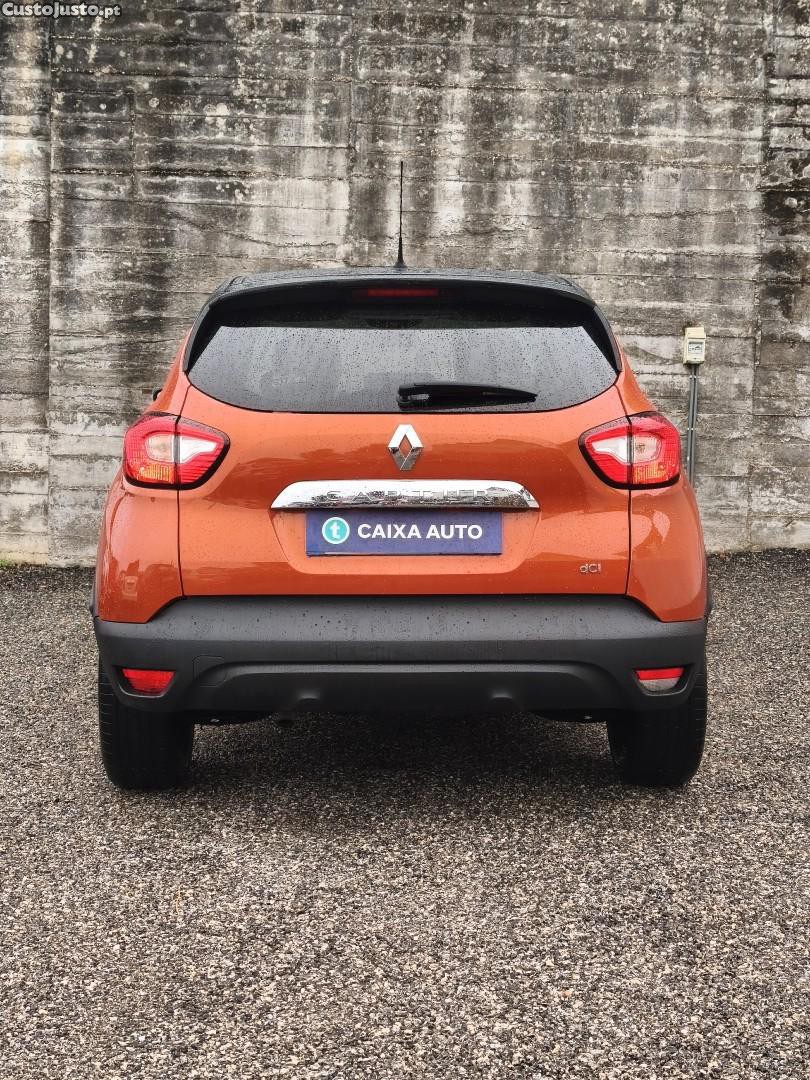 Renault Captur dCi 90 EDC Dynamique — fotografia 10