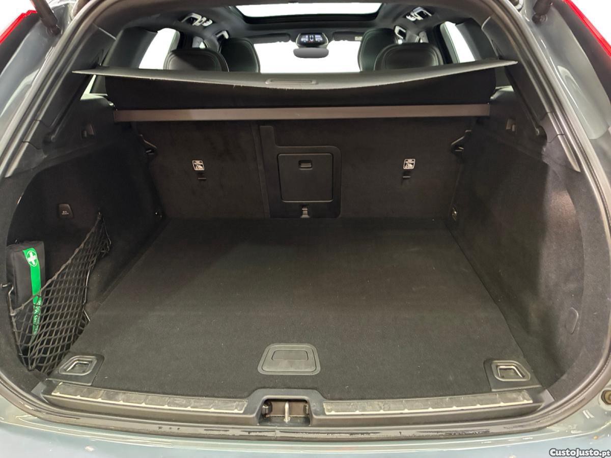 Volvo XC 60 2.0 T6 PHEV Plus Style Chrome — fotografia 3