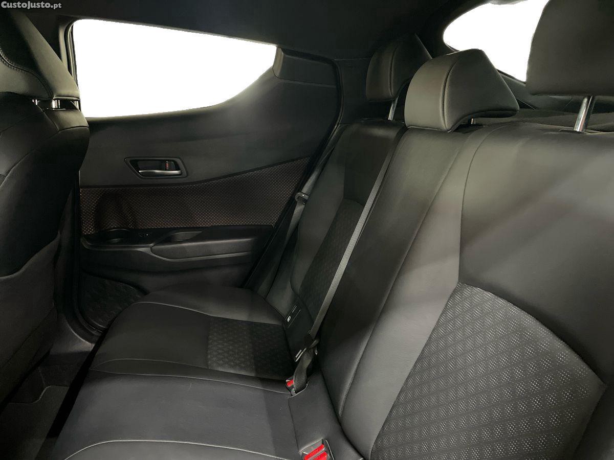 Toyota C-HR 1.8 Hybrid Exclusive+P.Luxury — fotografia 5