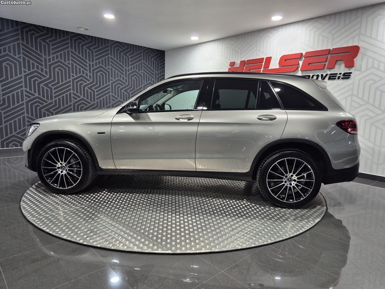 Mercedes-Benz GLC 300 de 4Matic 9G-TRONIC AMG Line — fotografia 9