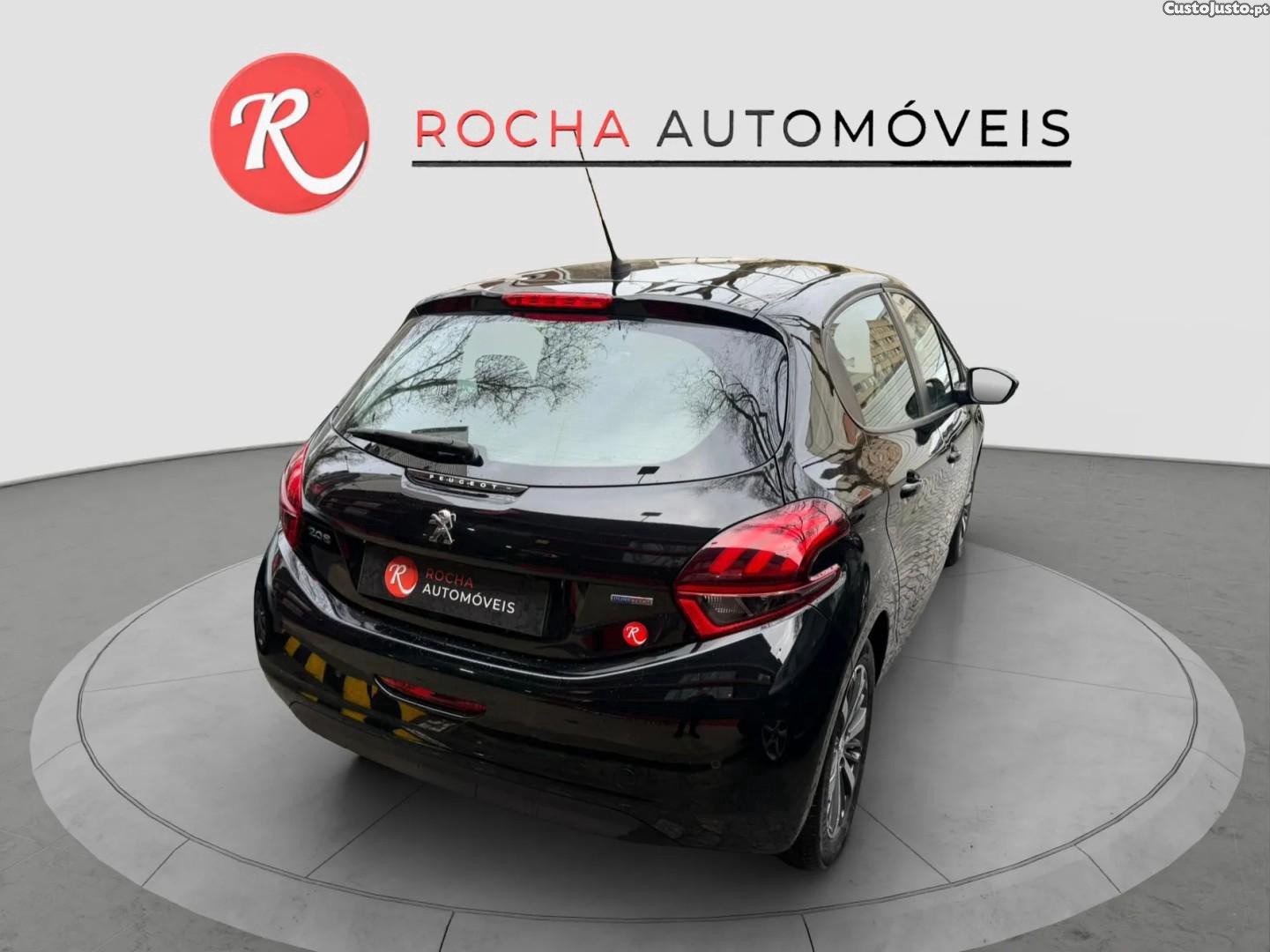 Peugeot 208 1.2 PureTech Allure — fotografia 9