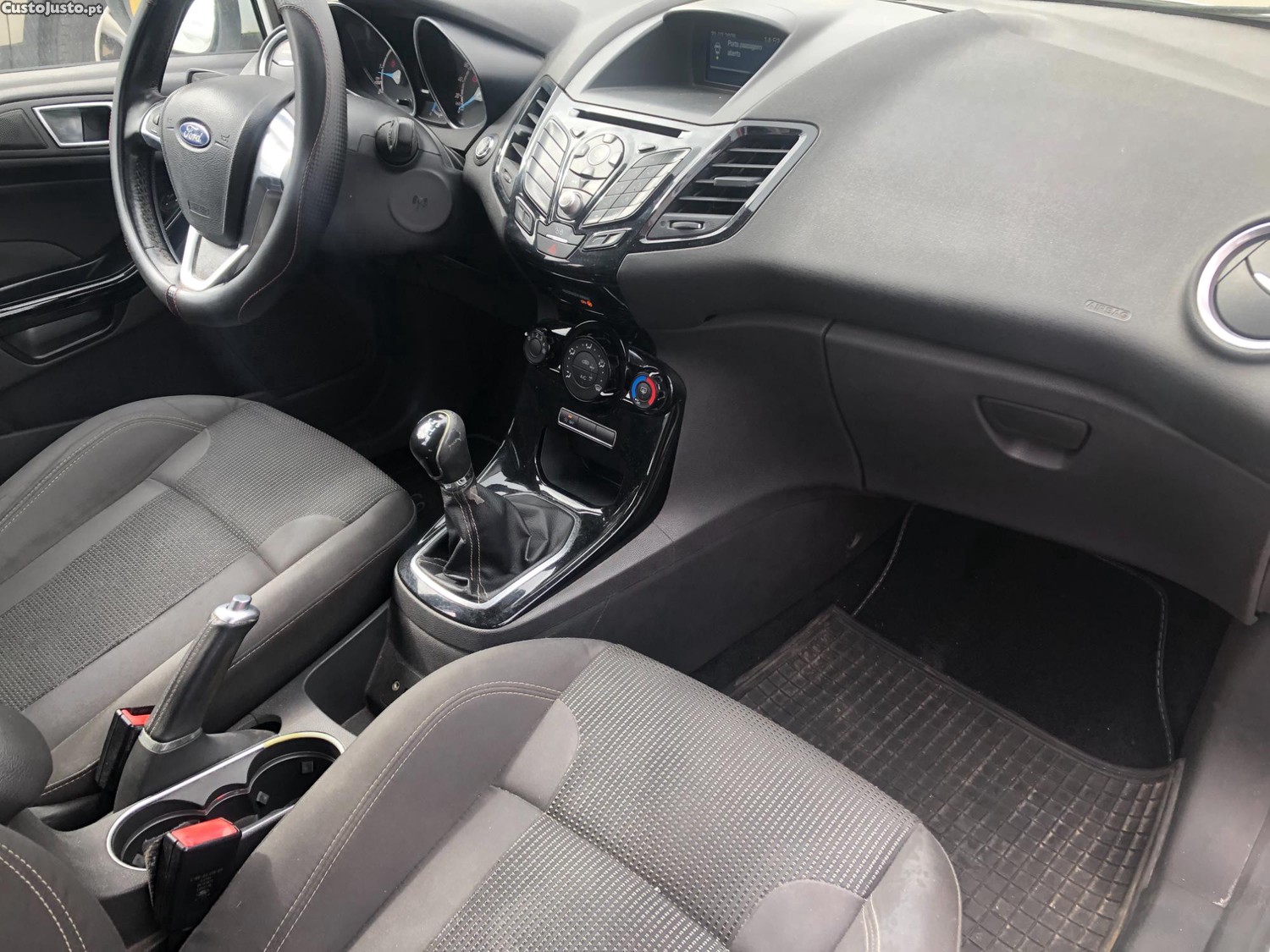 Ford Fiesta 1.4 TdCi — fotografia 2