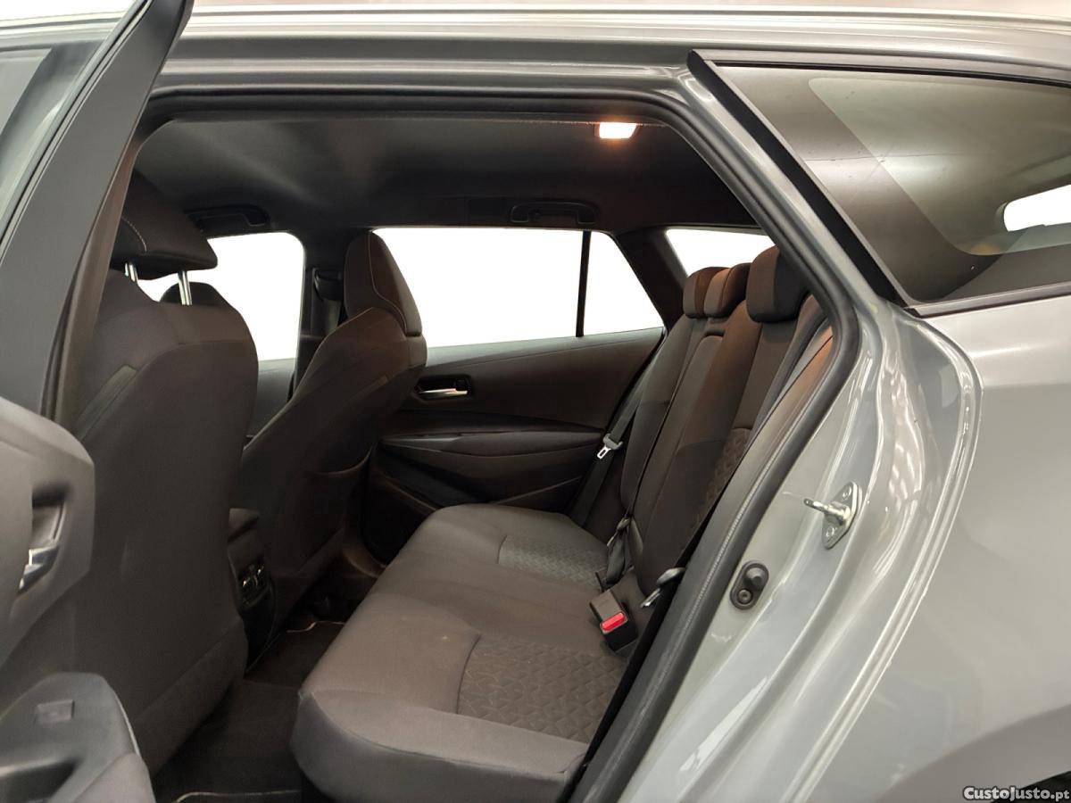 Toyota Corolla Touring Sports 1.8 Hybrid Dynamic — fotografia 2
