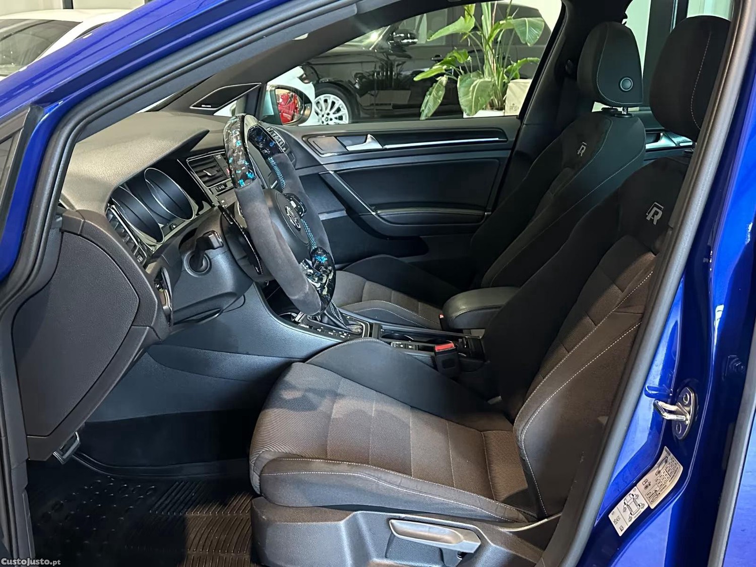Volkswagen Golf Variant 2.0 TSI R 4Motion — fotografia 17