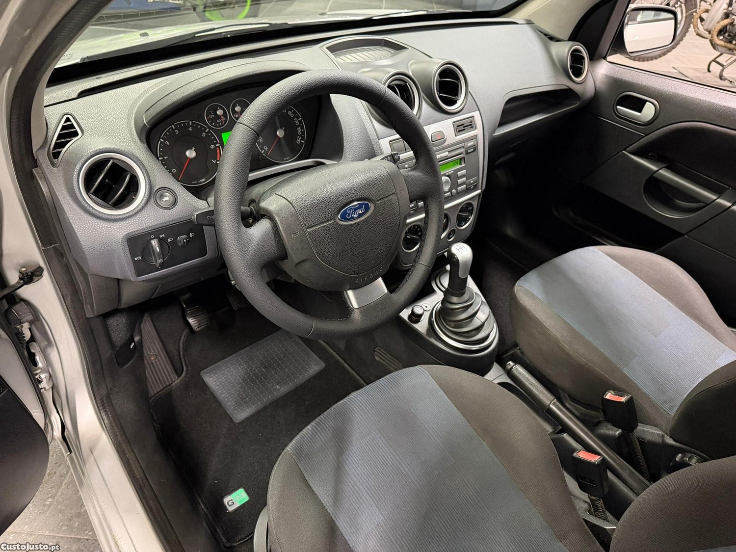 Ford Fiesta 1.25 Connection — fotografia 13