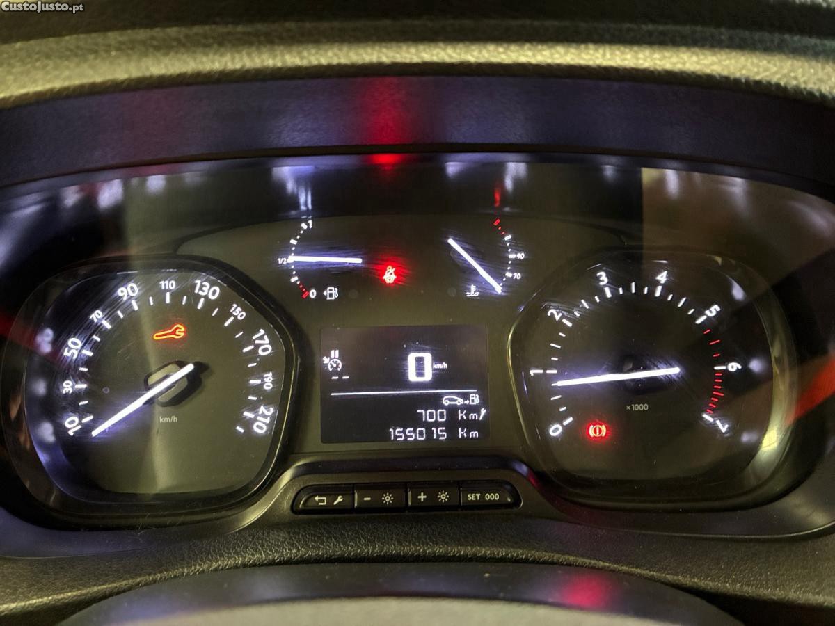Peugeot Expert 1.5 BlueHDi Long — fotografia 6