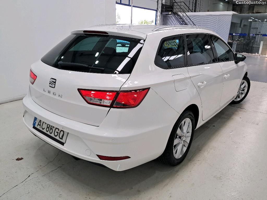 SEAT Leon ST 1.6 TDI Style 115cv — fotografia 27
