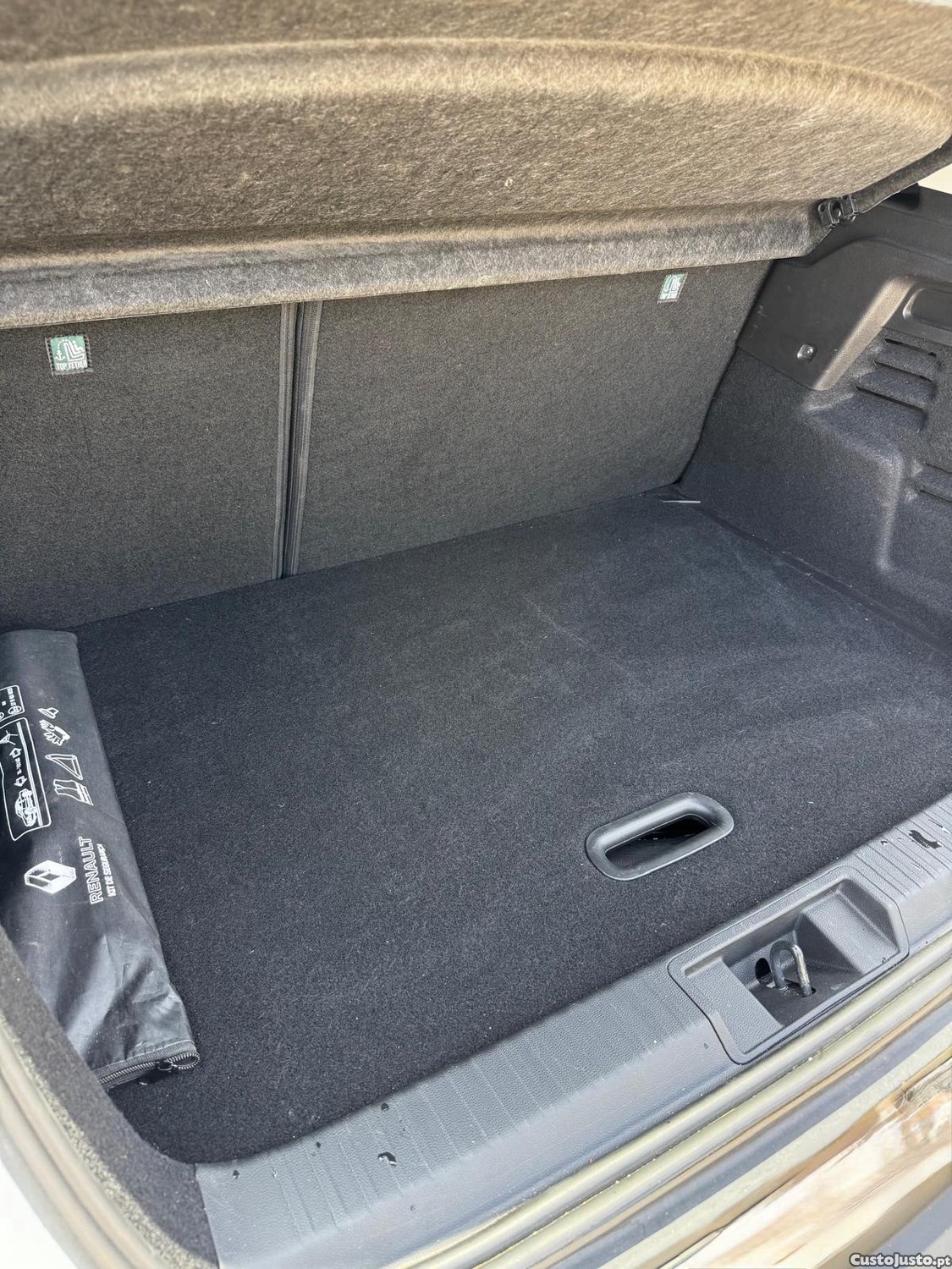 Renault Captur (E-Tech Hybrid) — fotografia 5