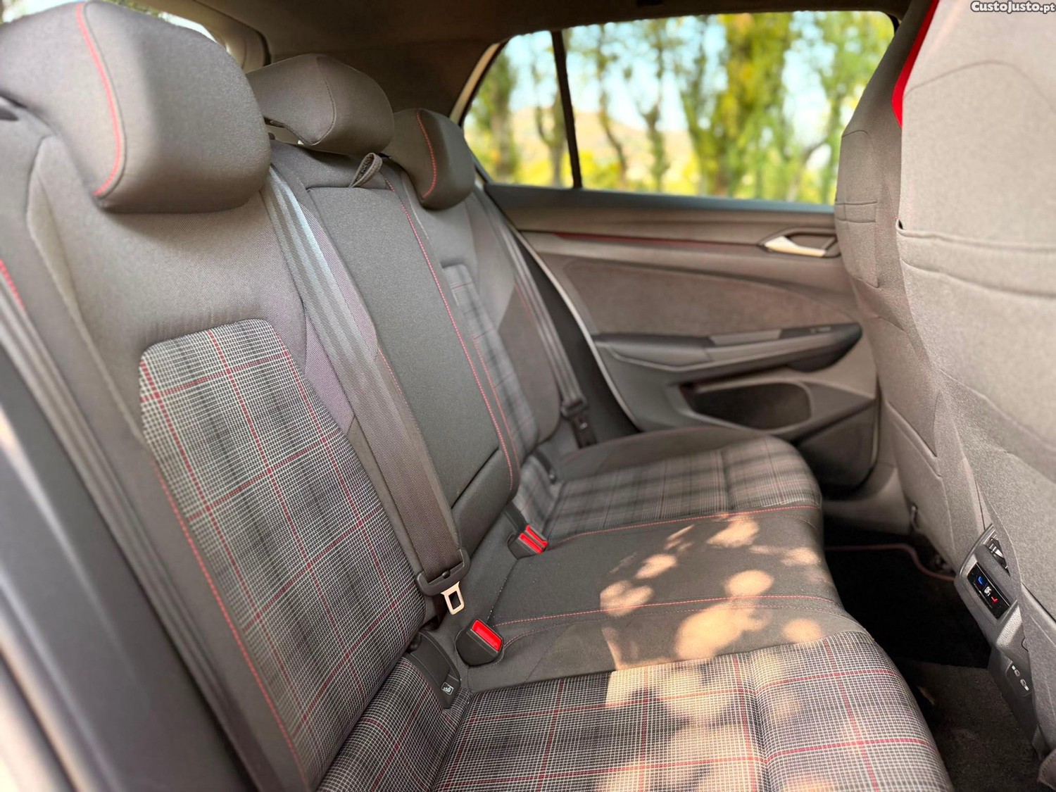 Volkswagen Golf 2.0 TSI GTI DSG — fotografia 4
