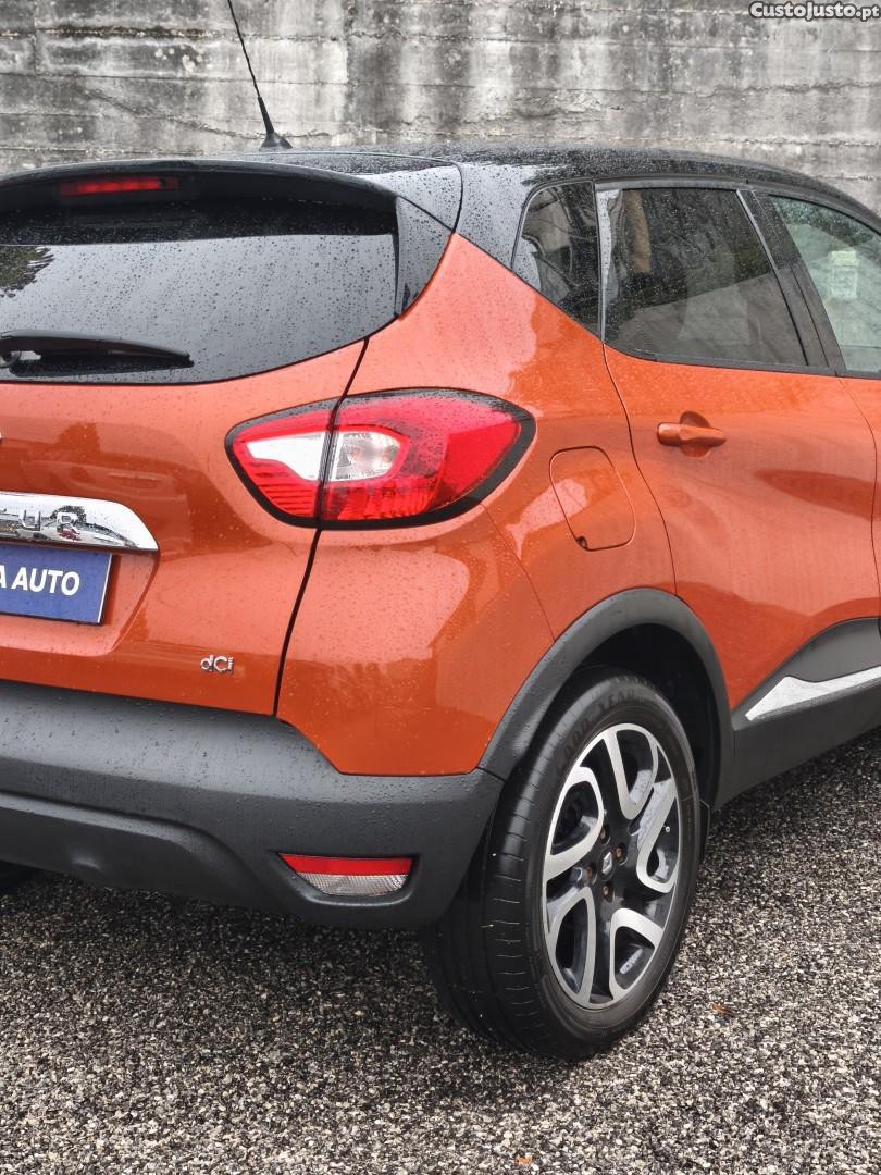 Renault Captur dCi 90 EDC Dynamique — fotografia 13