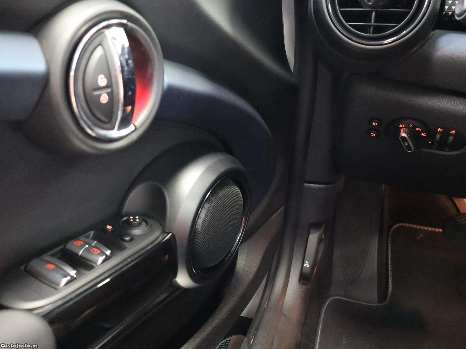 MINI Cabrio Cooper Premium Sidewalk Special Edition Auto — fotografia 13
