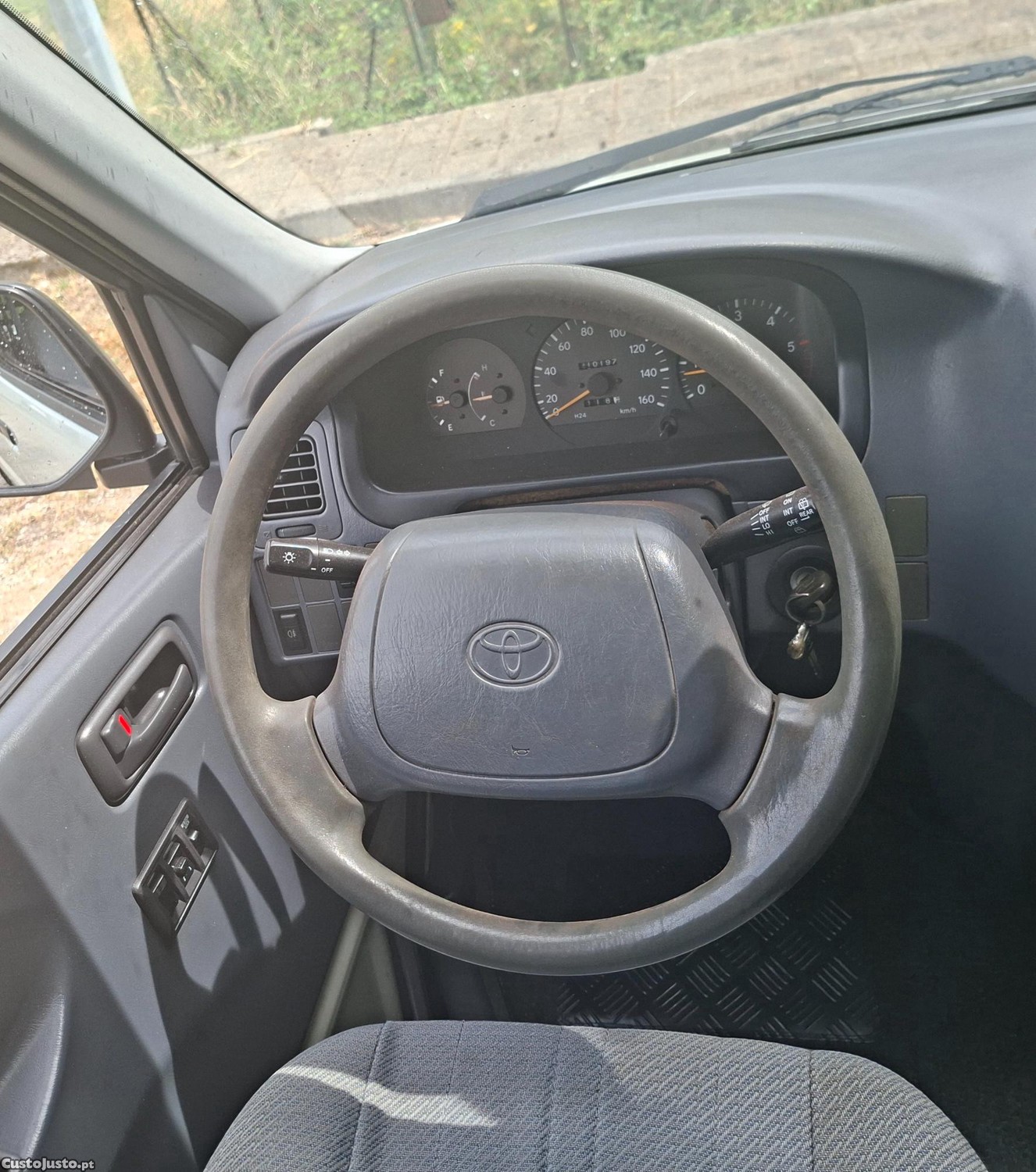 Toyota Hiace 2.4D — fotografia 5