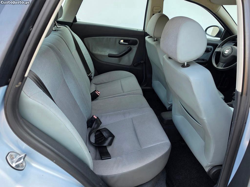 SEAT Ibiza 1.2i 65cv 12/2002 — fotografia 5