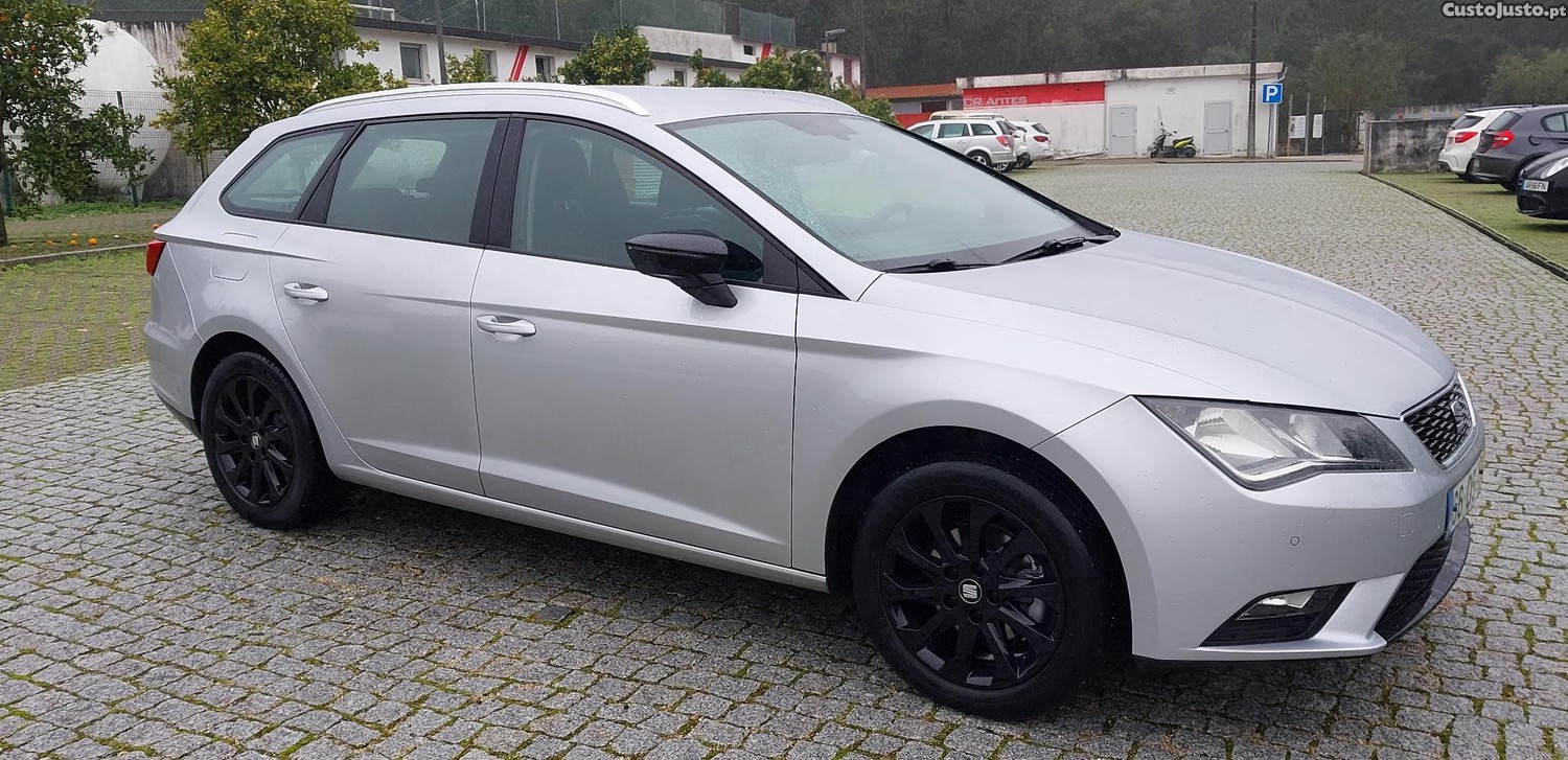 SEAT Leon ST 1.6 TDI 110 Cv — fotografia 6