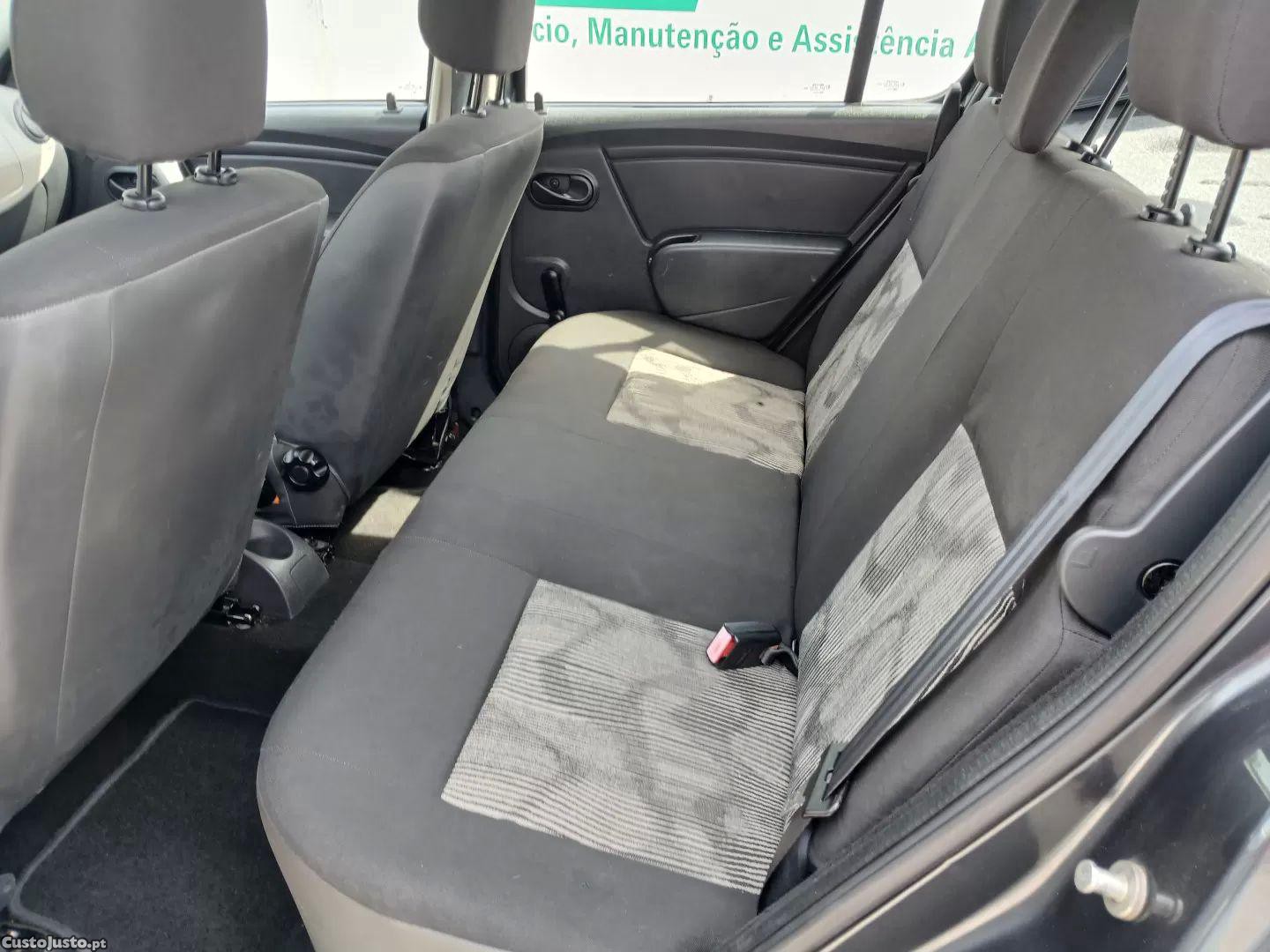 Dacia Sandero 1.2 16v confort — fotografia 7