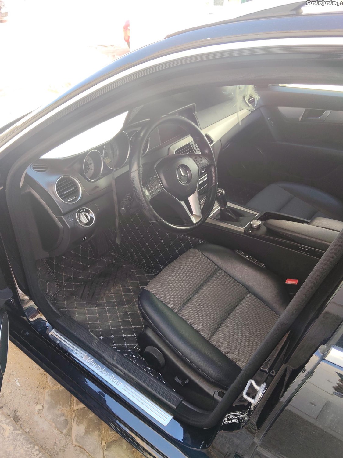 Mercedes-Benz C 220 220 Cdi — fotografia 4