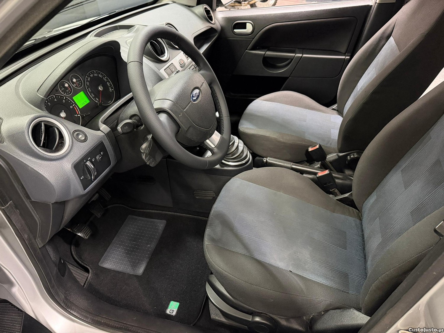 Ford Fiesta 1.25 Connection — fotografia 12