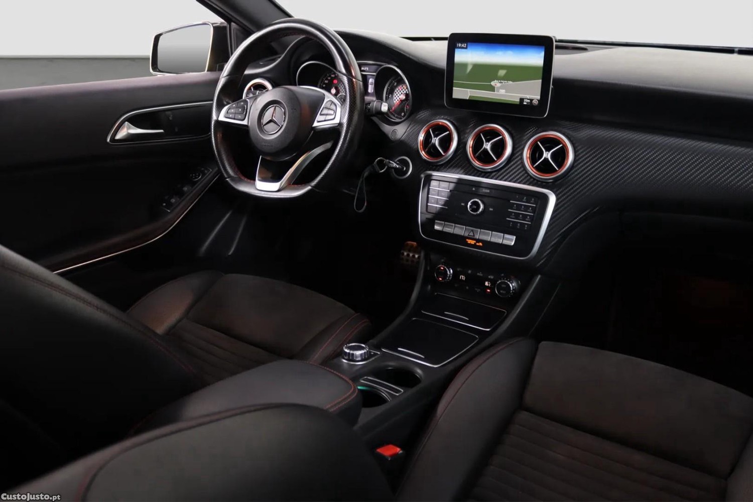 Mercedes-Benz A 180 d AMG Line Aut. — fotografia 13