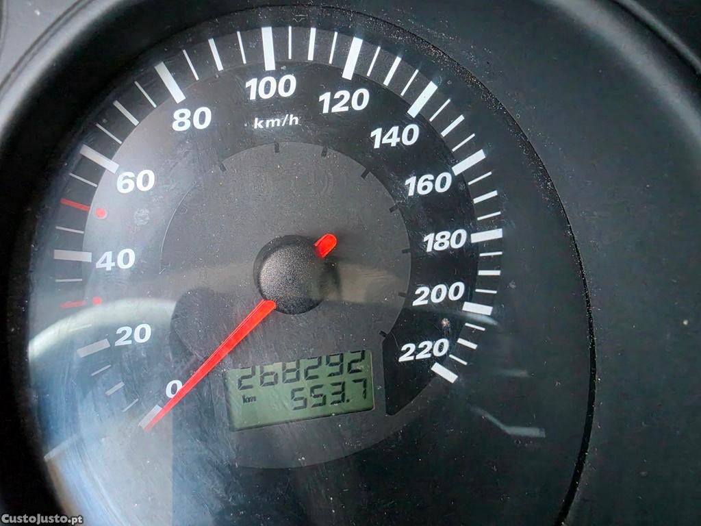 SEAT Ibiza 1.2i 65cv 12/2002 — fotografia 2