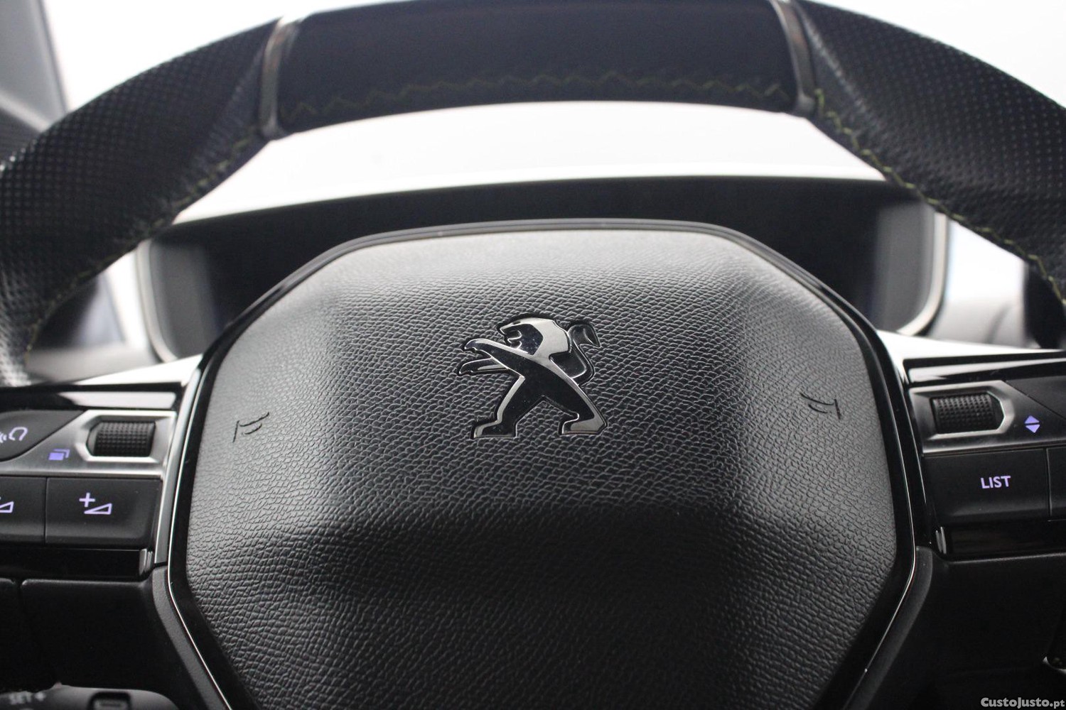 Peugeot 208 1.5 BHDI GT — fotografia 33