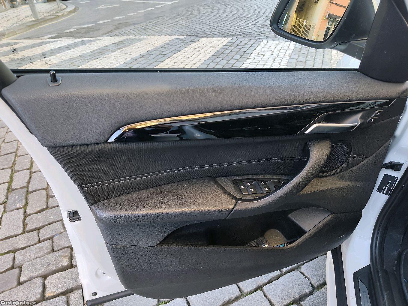 BMW X1 2.0 Sport Bi-Turbo — fotografia 3