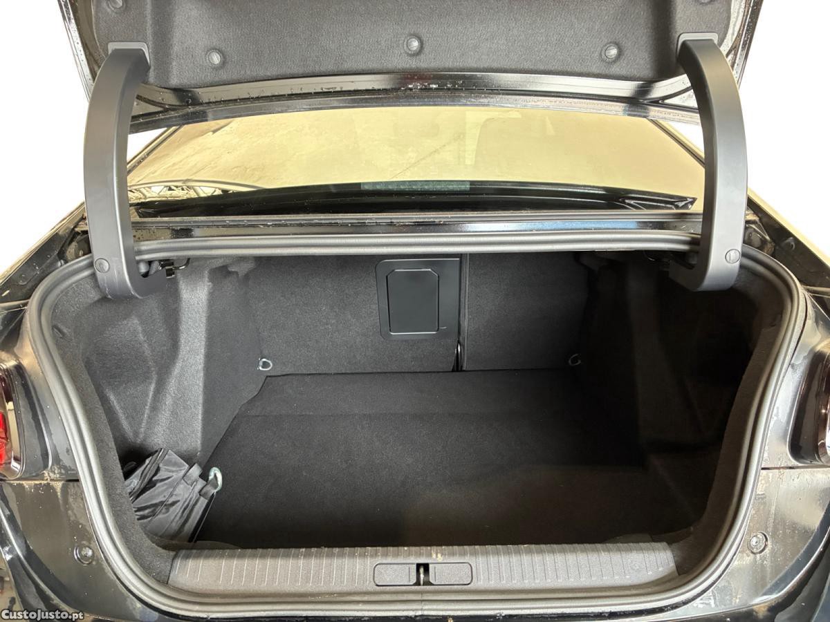Citroën e-C4 50 kWh Shine — fotografia 3