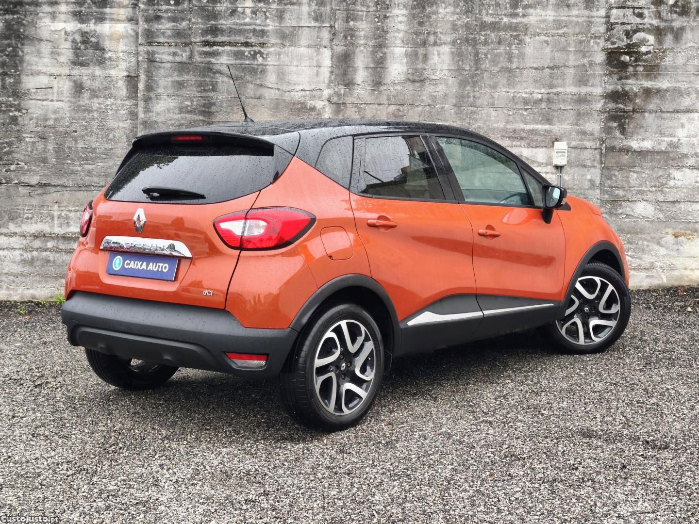 Renault Captur dCi 90 EDC Dynamique — fotografia 12