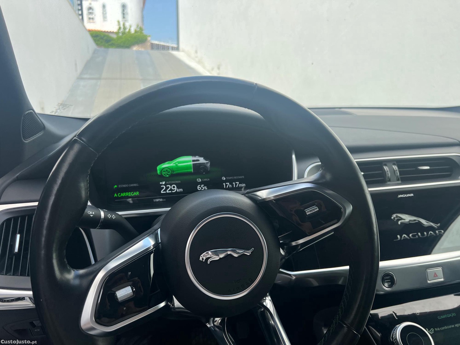 Jaguar I-Pace SE — fotografia 2