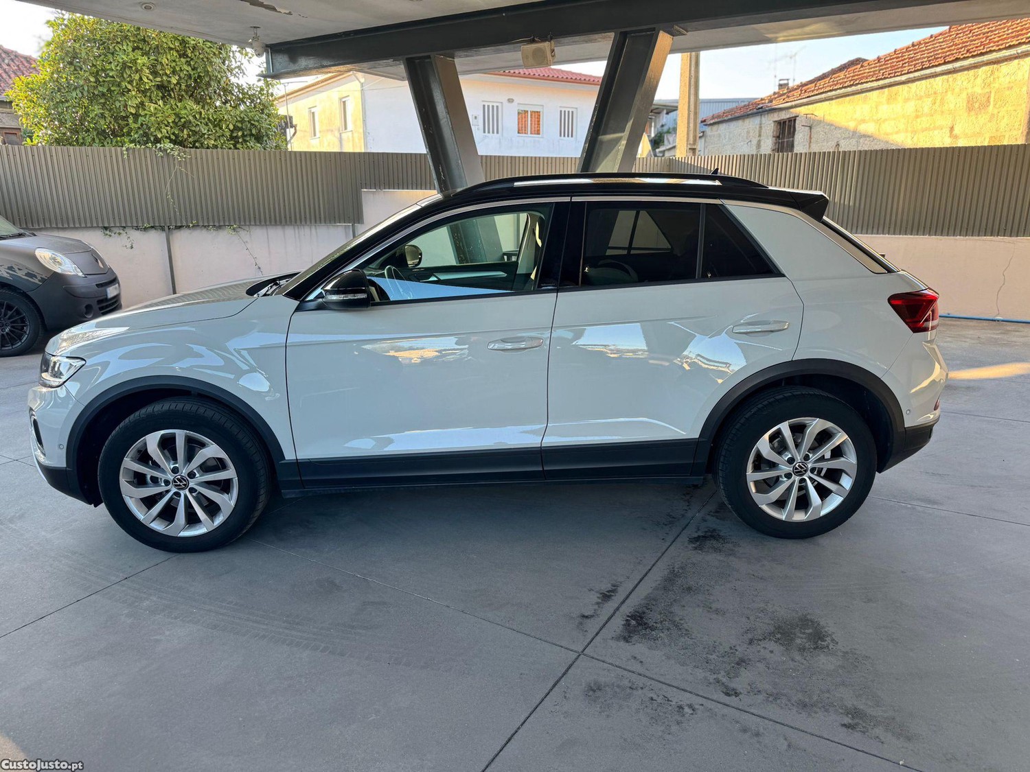 VW T-Roc 1.0 TSI Life - 23 — photo 2