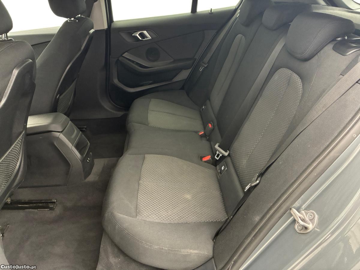 BMW 116 i Business Design DKG — fotografia 2