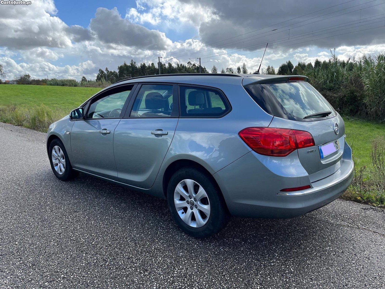 Opel Astra Sports Tourer — fotografia 2