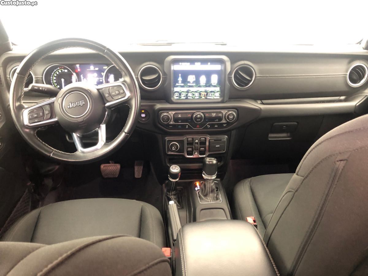 Jeep  2.0 4xe PHEV Sahara - 21 foto 4