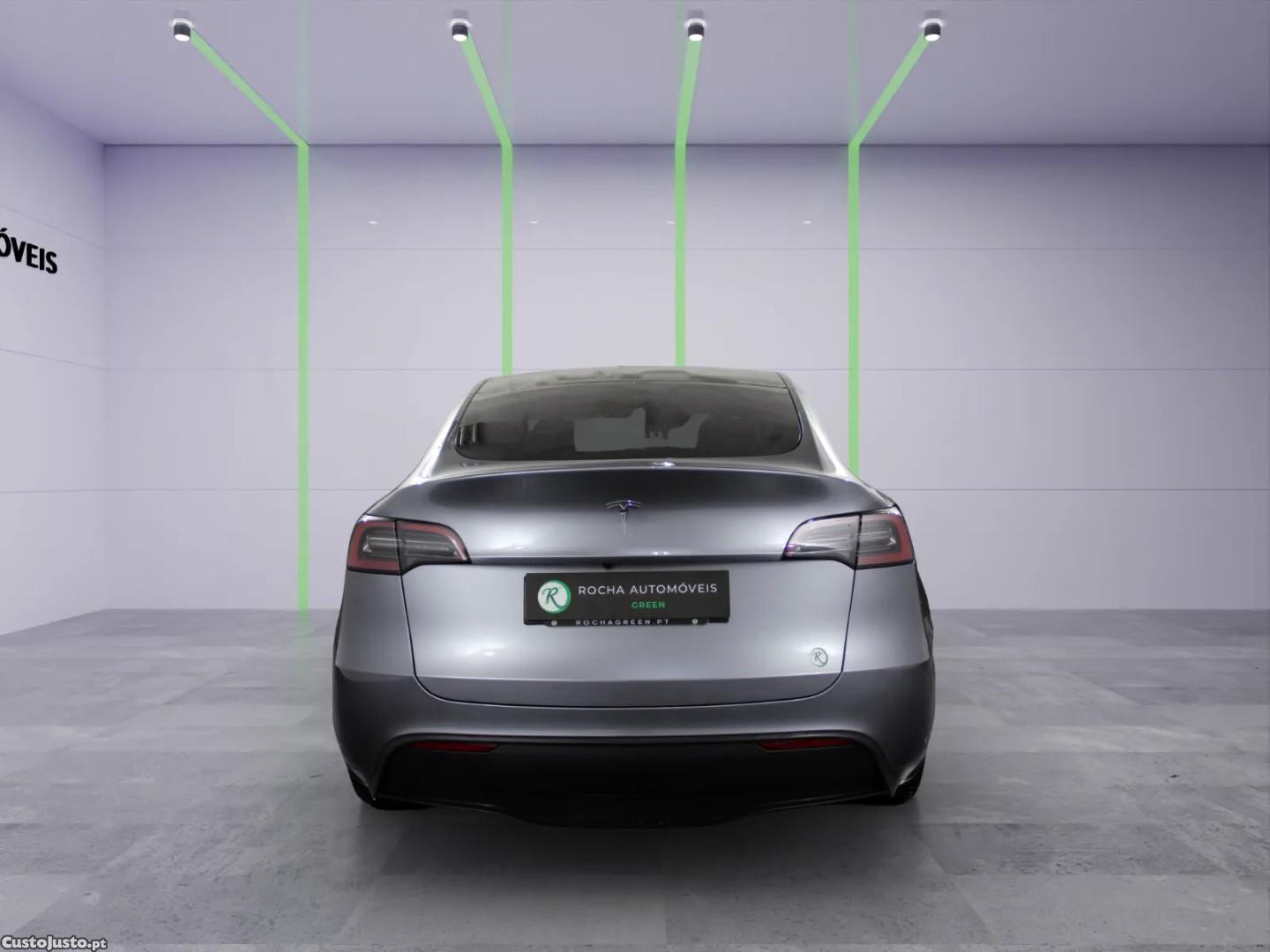 Tesla Model Y Standard — fotografia 9