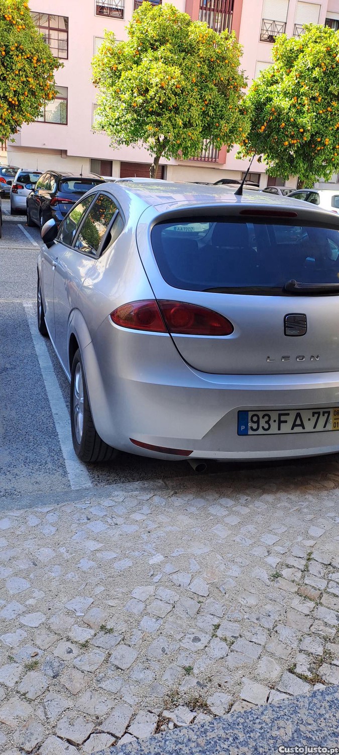 SEAT Leon 1.4 i — fotografia 5