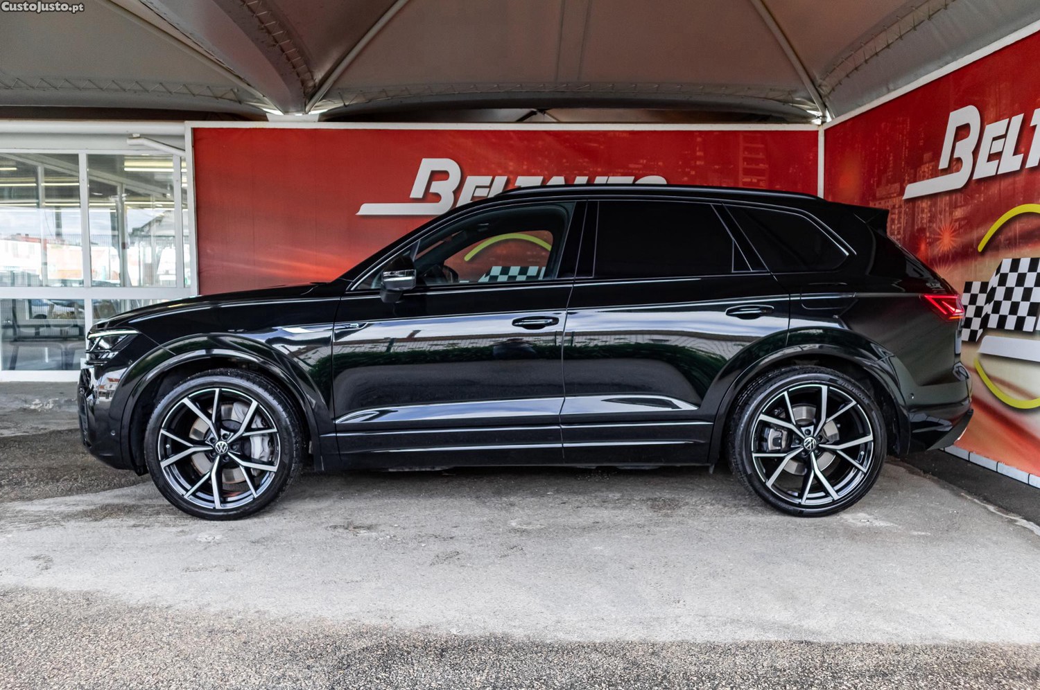 Volkswagen Touareg 3.0 TSI e-Hybrid R — fotografia 17