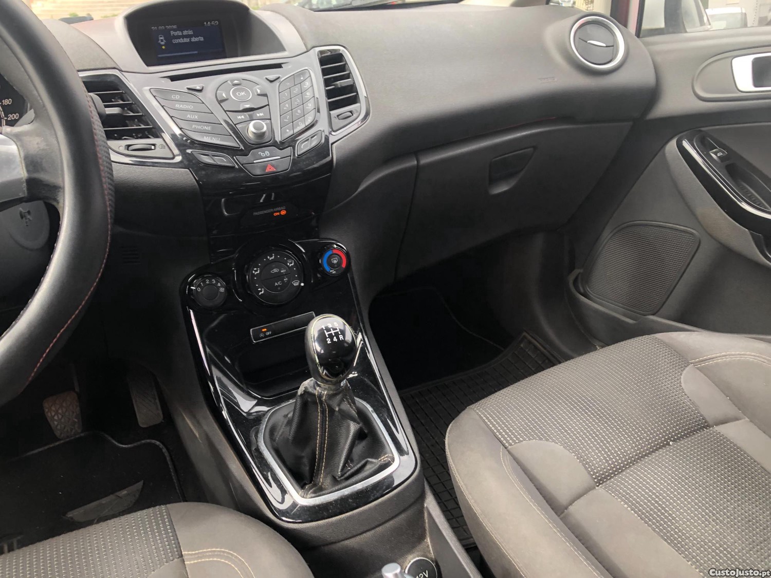 Ford Fiesta 1.4 TdCi — fotografia 3