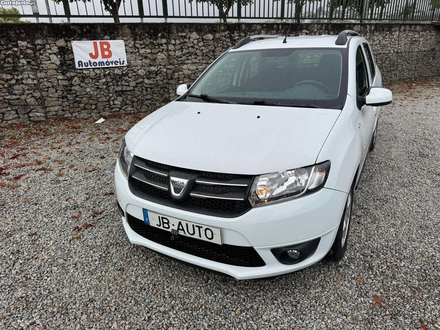 Dacia Logan 1.5 dCi Confort — fotografia 13