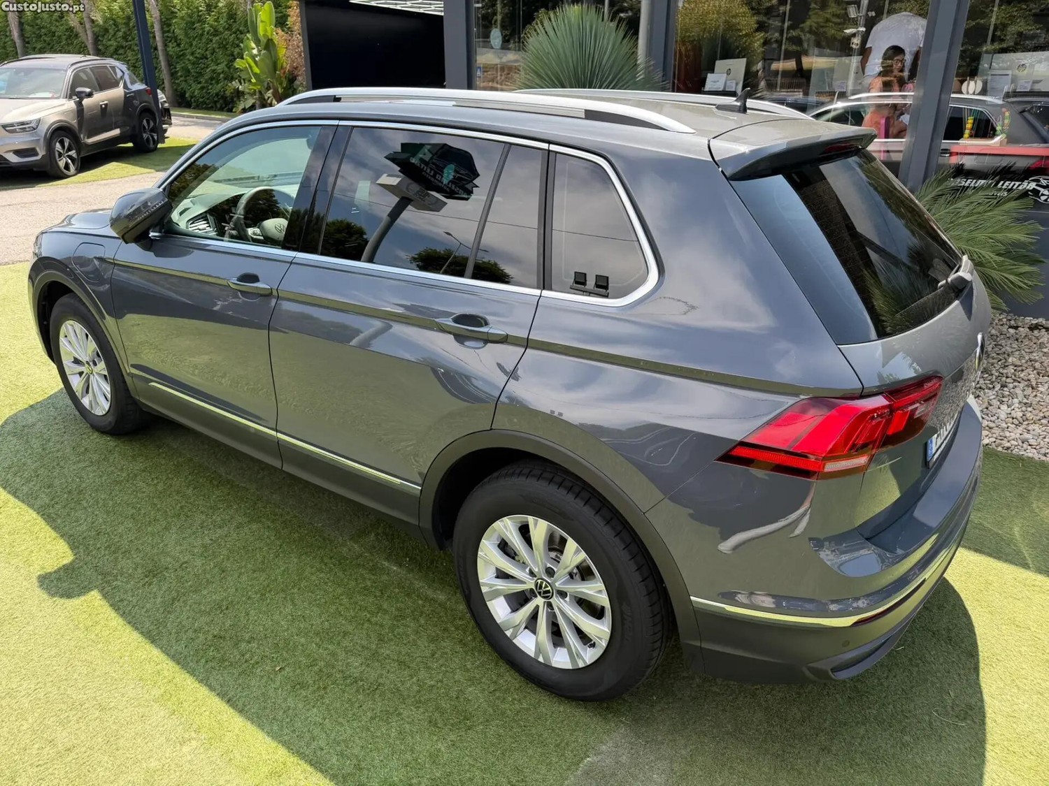 Volkswagen Tiguan 1.4 TSI eHybrid Life DSG — fotografia 19