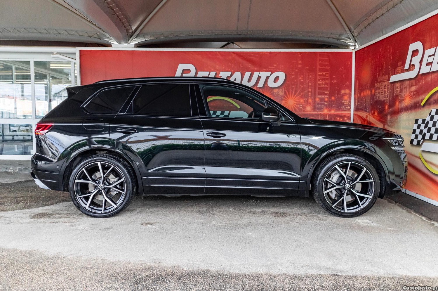 Volkswagen Touareg 3.0 TSI e-Hybrid R — fotografia 21