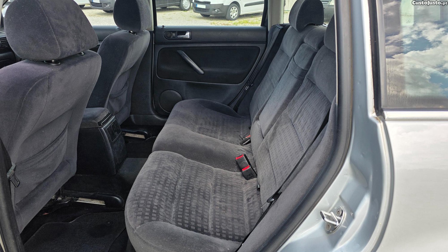 Volkswagen Passat Variant 1.9 TDI 100cv — fotografia 6
